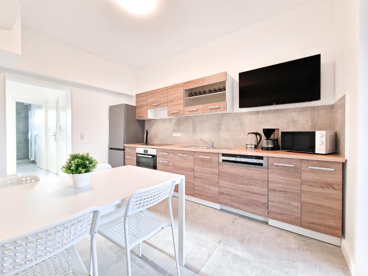 Tolstov Apartments - City Apartments With 1 Or 2 Rooms - 15 Min To Messe Dus And Old Town Dus — Photos 3